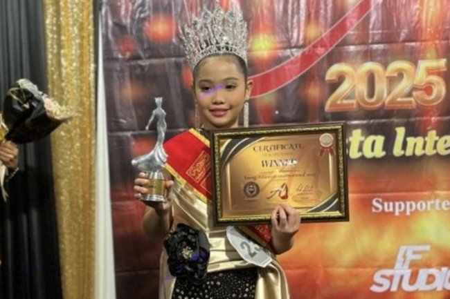 Gloria Nababan Raih Gelar The Winner Asianista Internasional 2025 di Singapura