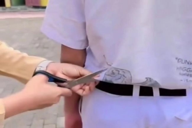 Viral Video Guru Menggunting Baju Seragam Siswa, Peristiwa Terjadi di SMP Swasta Sragen