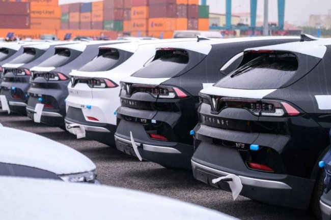 Kabinet Trump Pertimbangkan Kurangi Tarif Impor Industri Otomotif