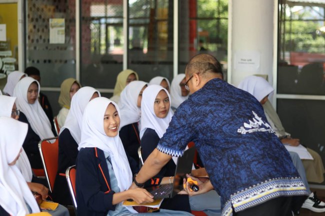 Siswa SMK Nurul Iman Dalami Ilmu Teknologi di IIB Darmajaya