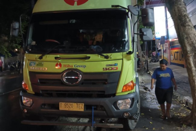 Senggolan, Pemotor di Jombang Masuk Kolong Truk hingga Tewas