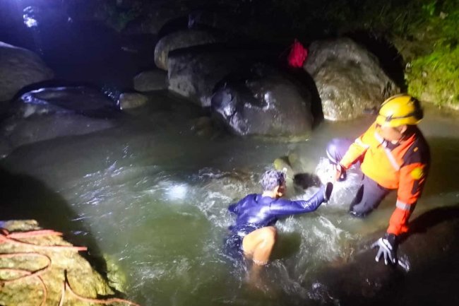 Tujuh Pelajar Terjebak Derasnya Aliran Sungai Bangek, Berhasil Dievakuasi Tim SAR Gabungan