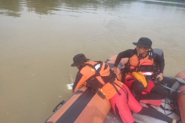 Nenek Terpeleset Masuk ke Sungai Kampar, Tim SAR Lakukan Pencarian