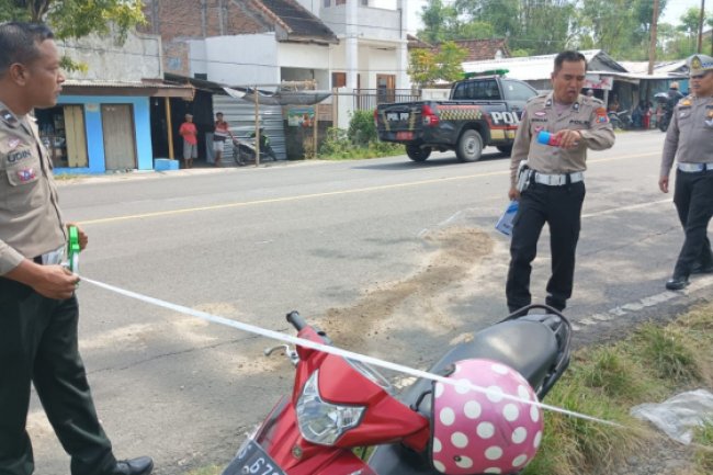 Emak-emak di Jombang Tewas Tertabrak Motor saat Akan Belok