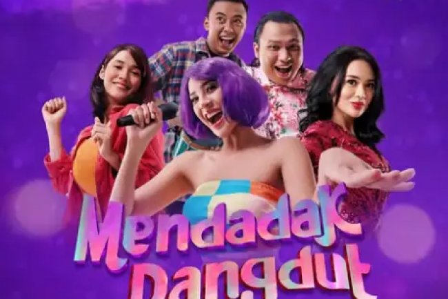 Sinopsis Film Mendadak Dangdut, Kehidupan Penyanyi Pop di Desa Terpencil