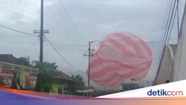 Heboh Dua Peristiwa Balon Udara Terjadi di Jatim Saat Lebaran