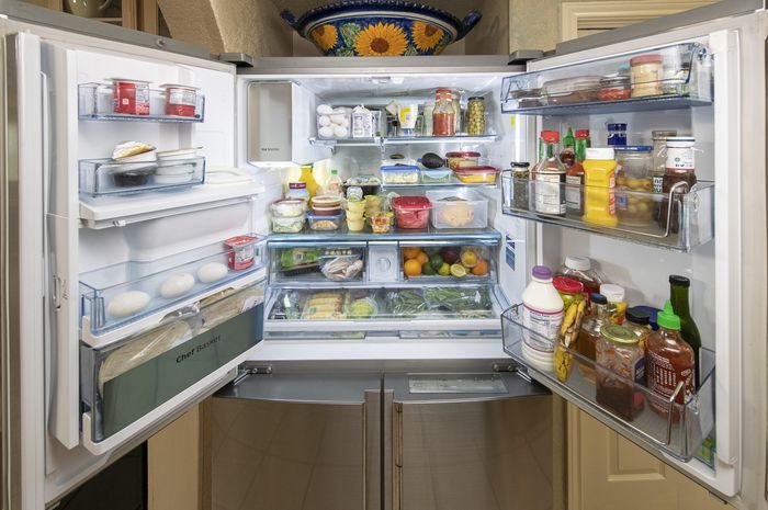 Jangan Simpan Makanan Kaleng dalam Kondisi Terbuka di Kulkas