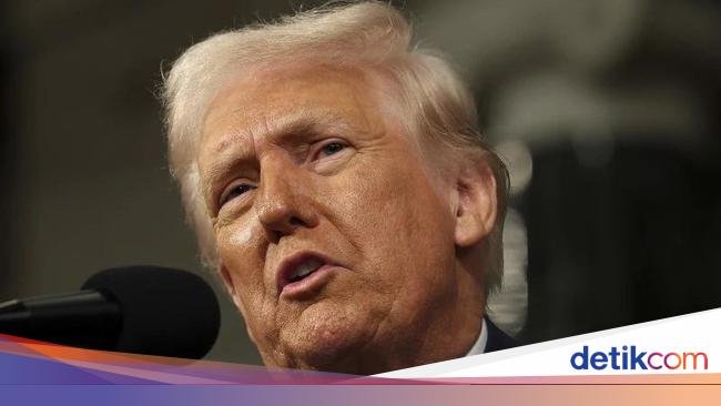 China Balas Kenakan Tarif 34% ke AS, Trump: Mereka Panik!