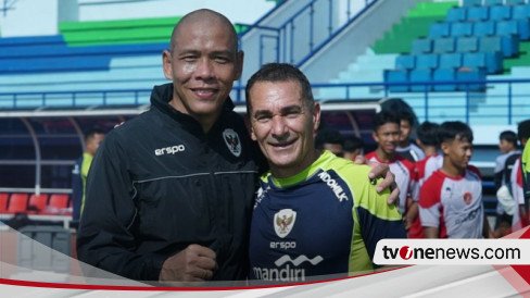 Tangan Kanan Patrick Kluivert Hubungi Nova Arianto setelah Timnas Indonesia U-17 Kalahkan Korea: Dia Bilang...