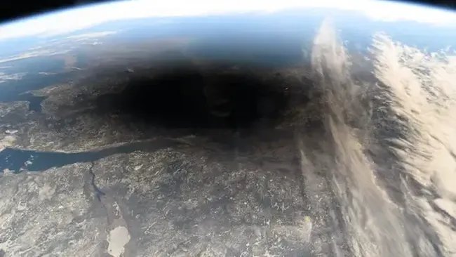 Magnet Bumi Makin Liar, NASA Ungkap Lubang Besar di Langit
