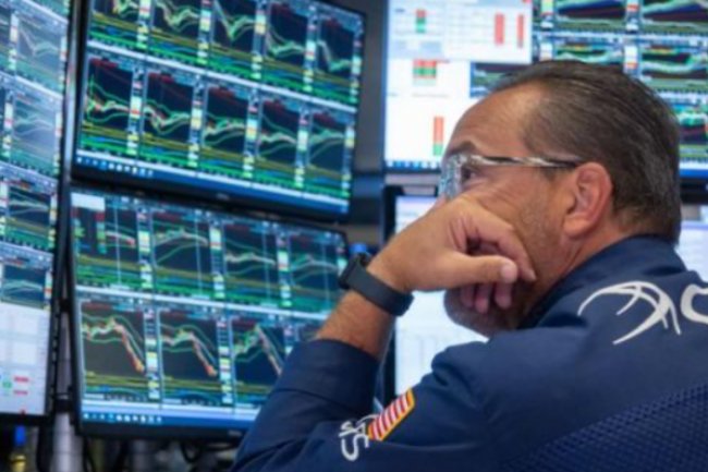 Bursa Saham AS Bervariasi: Dow Jones Untung, Nasdaq Rugi