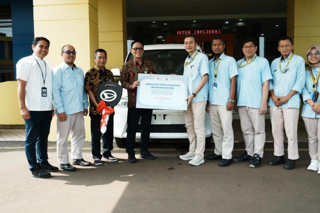Dukung Transportasi Berkelanjutan, Daihatsu Sumbang Gran Max untuk Kemenhub