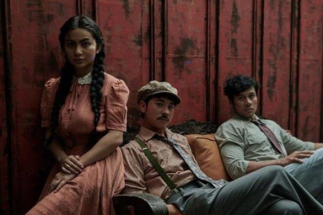 TAYANG di Bioskop! Ini Sinopsis Film Perang Kota, Kisah Hubungan Segitiga di Situasi Perang