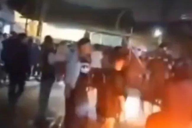 Dua Orang Kena Bacok Peristiwa Tawuran di Duren Jaya