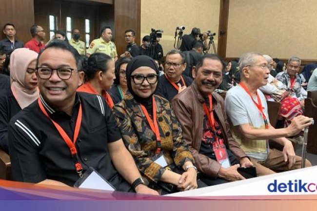 Anggota Komisi III DPR hingga FX Rudy Hadiri Sidang Hasto Kristiyanto