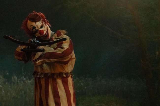 Sinopsis Film Clown in a Cornfield, Horor Baru dengan Sentuhan Klasik dan Sosial Kontemporer