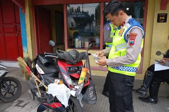 Innalillahi, Dua Peristiwa Laka Lantas Satu Orang Tewas, Usai Menabrak Truk karena Kurang Konsentrasi dalam Berkendara dengan Kecepatan Tinggi