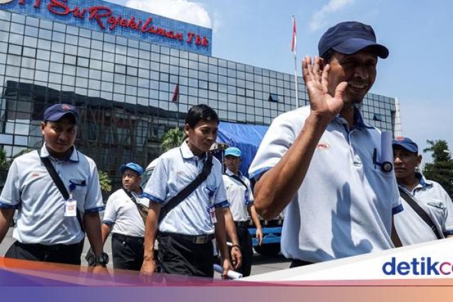 Bingkai Sepekan: Badai PHK Guncang Dunia Kerja