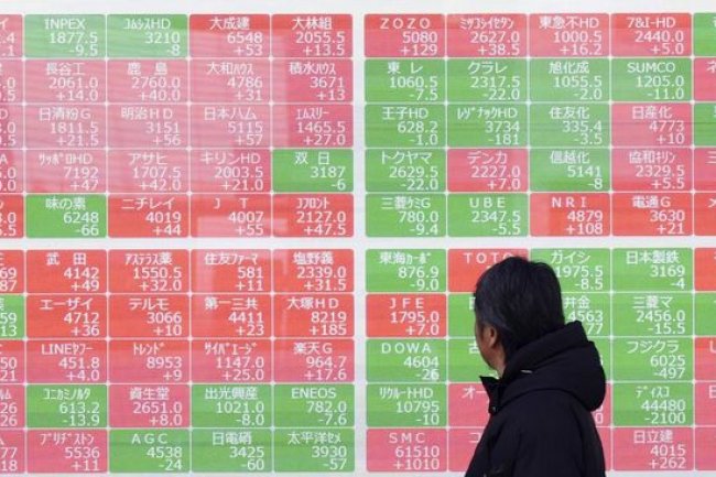 Investor Cerna Dampak Rating Utang AS Dipangkas, Bursa Asia Melemah