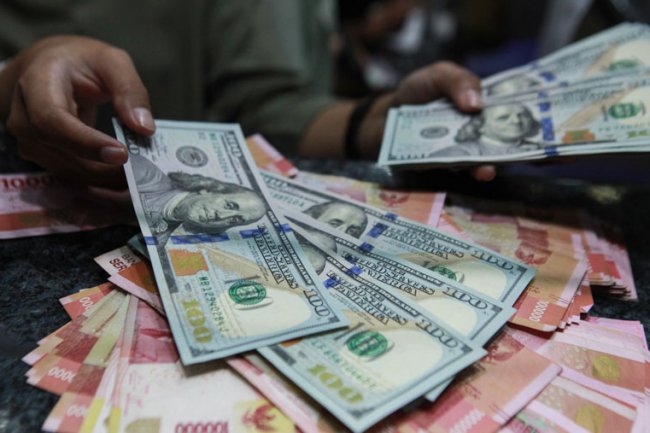 Prediksi Rupiah Usai Moody's Pangkas Peringkat Utang AS