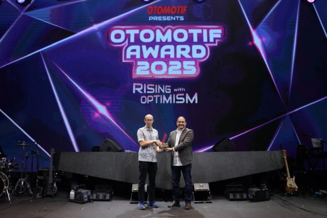 Buktikan Diri Sebagai Pemimpin Kendaraan Listrik, BYD Borong 3 Penghargaan di OTOMOTIF Award 2025