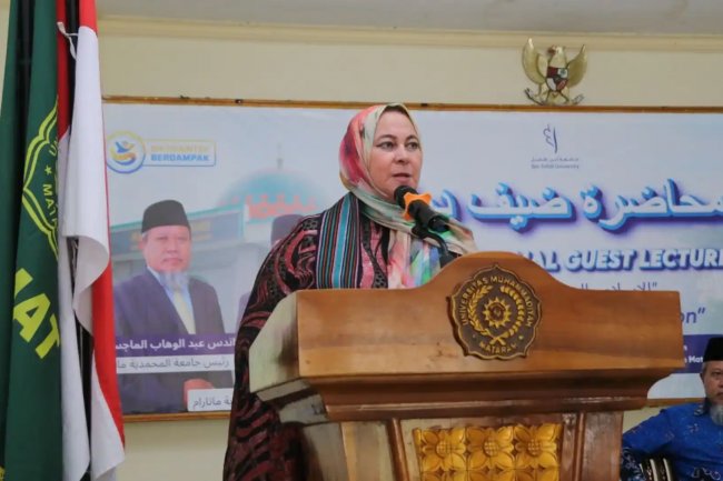 Kuliah Tamu Internasional Ummat, Prof. Mariam Ahmad Bahas Islam dan Peradaban Masa Depan