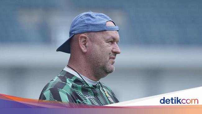 Pesta Juara Persib Tertunda, Bojan Hodak Santai