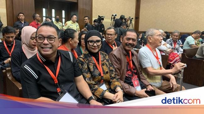 Anggota Komisi III DPR hingga FX Rudy Hadiri Sidang Hasto Kristiyanto