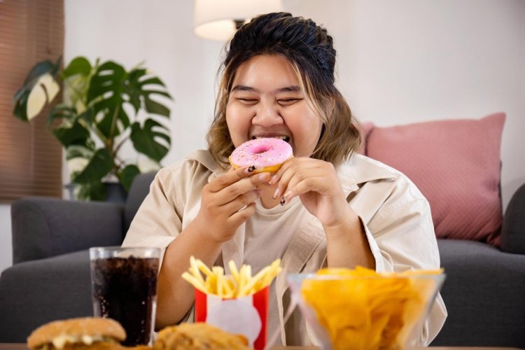 Studi Konsumsi Makanan Ultra-Olahan Berlebihan Tingkatkan Risiko Gejala Awal Parkinson