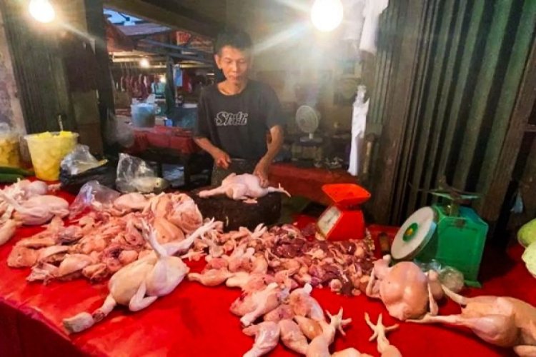Bapanas: Harga bawang merah Rp38.835/kg, daging ayam Rp34.993/kg