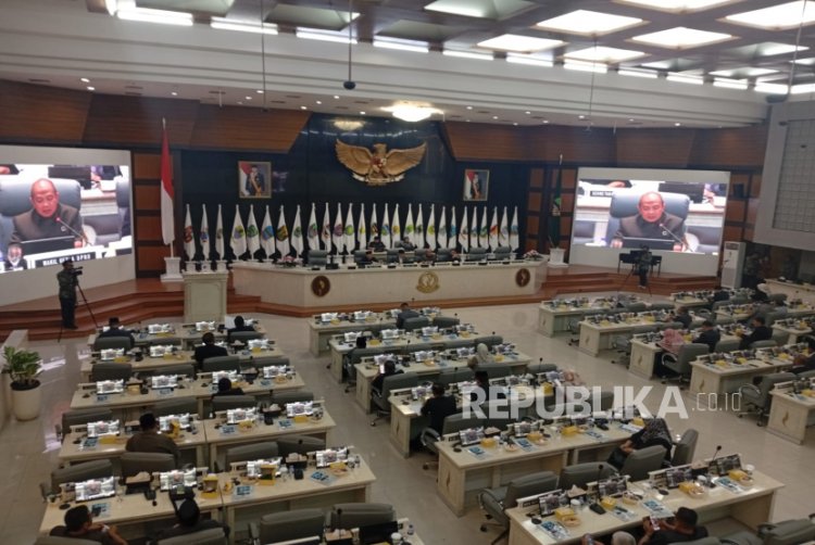 Fraksi PDIP Walk Out, Begini Rekam Jejak KDM vs Banteng
