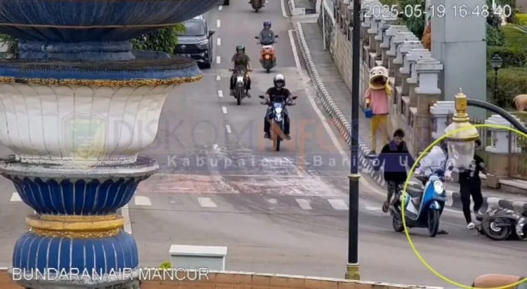 Jalan Licin Akibat Tumpahan Solar, Pengendara Terjatuh di Yetro Singseng