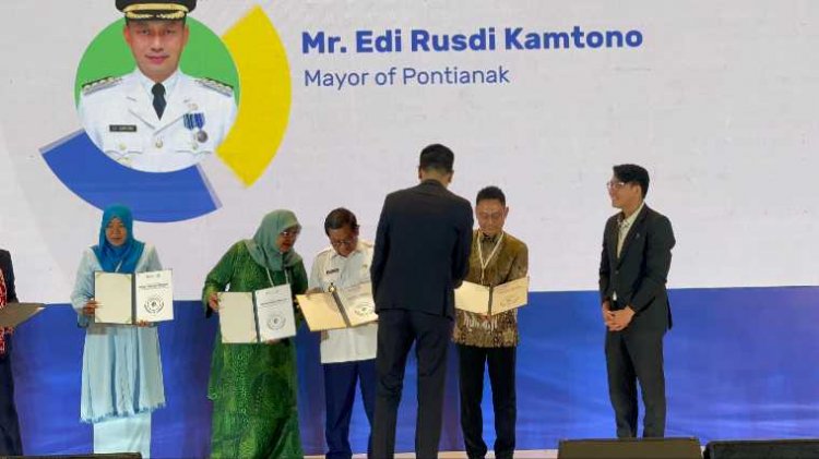 Wali Kota Pontianak Raih Penghargaan Internasional di Forum Ketahanan Iklim CRIF 2025