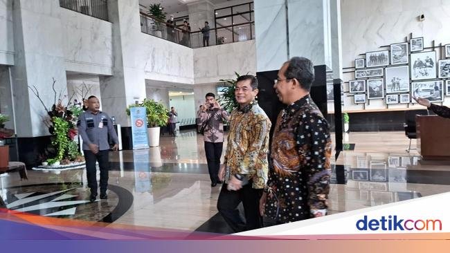 Dilantik Jadi Dirjen Bea Cukai, Letjen Djaka Budi Utama Tiba di Kemenkeu
