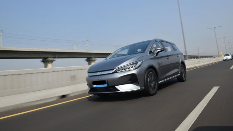 Harga BYD M6 per Mei 2025 Mulai dari Rp 383 Juta