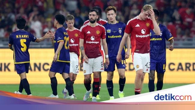 MU Disoraki Usai Kalah dari ASEAN All-Stars, Amorim: Kami Butuh Itu