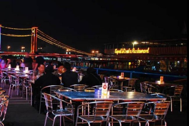 Sambut Hari Bahasa Isyarat Internasional, Pemkot Palembang Nyalakan Lampu Biru di Jembatan Ampera