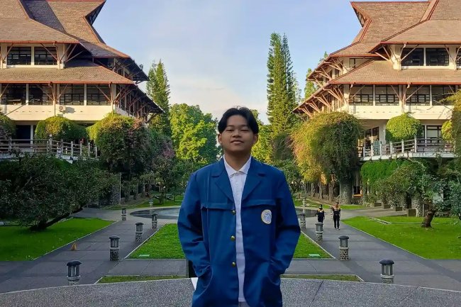 Nizar, Mahasiswa Matematika UNAIR Sabet Medali Perak di Ajang Sains Internasional