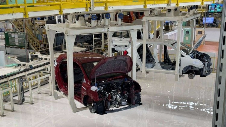 DPR Usul Industri Komponen Otomotif Diberi Insentif, Tekan PHK