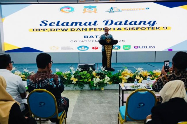Hadiri Seminar Nasional Sisfotek 9,  Nyanyang: