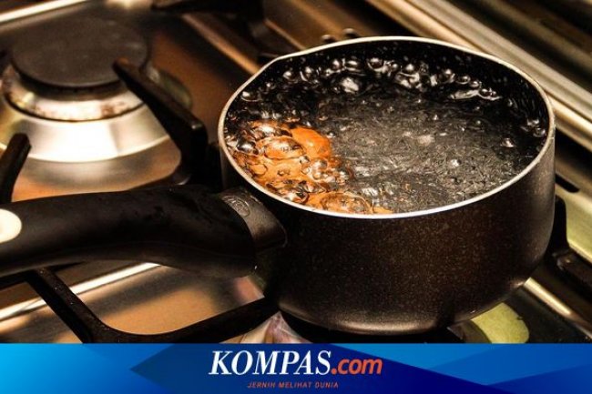 Mengapa Air yang Mendidih di Kompor Penuh Gelembung, Tapi Tidak di Microwave?