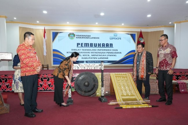 Bupati Landak Buka Diklat Teknologi Informasi dan Kewirausahaan Menengah PMKM Landak