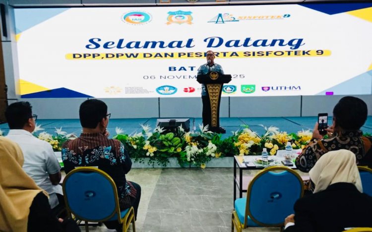 Hadiri Seminar Nasional Sisfotek 9,  Nyanyang: