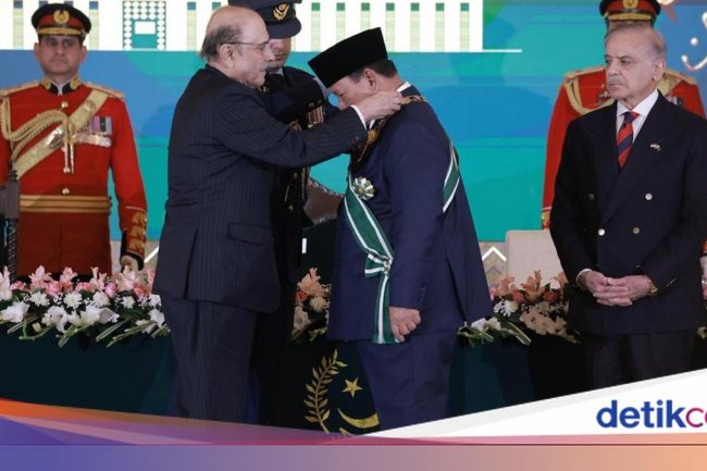 Prabowo Terima Bintang Kehormatan Tertinggi dari Presiden Pakistan