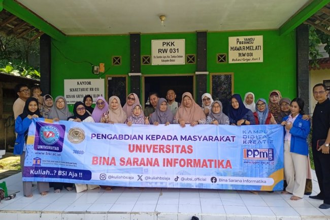 Dosen UBSI Kenalkan Teknologi Informasi kepada Kader Mawar Melati