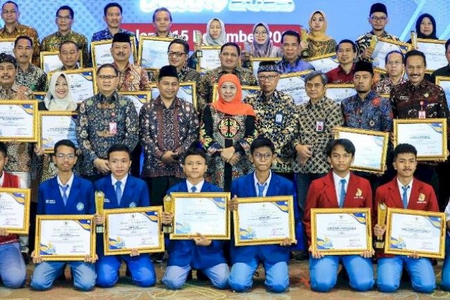 Peran Guru Tidak Bisa Digantikan Teknologi Informasi