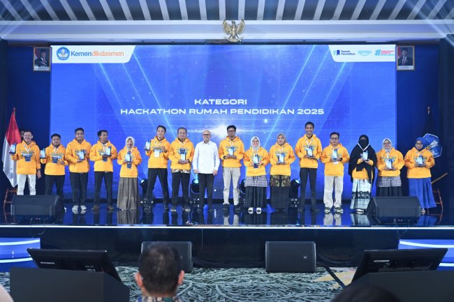 Malam Anugerah Data dan Teknologi Informasi Pendidikan 2025