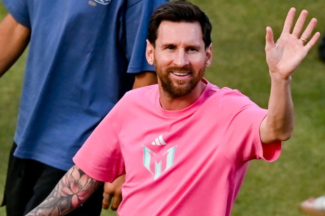 Lionel Messi Dapat Hadiah Langka Senilai $1,1 Juta Dari Miliarder India Di Tengah 'Tur GOAT' Yang Kacau