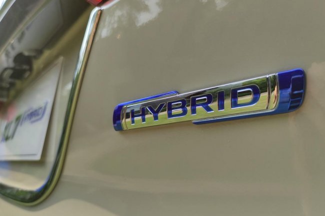 Motul Bersiap Masuk Segmen Mobil Hybrid, Pelumas Khusus Meluncur Awal 2026