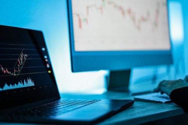 IHSG Dalam Tekanan, Analis Rekomendasi Saham Ini